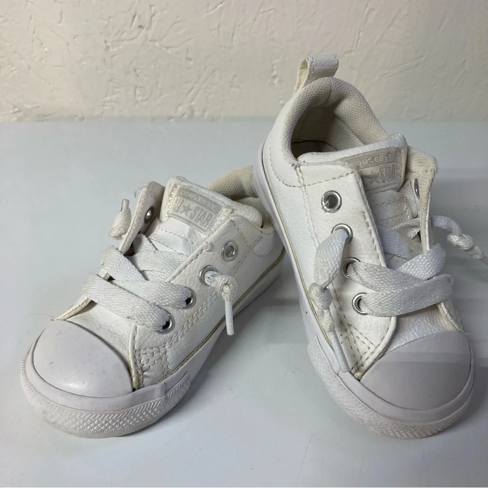 Converse White Classic Low-Top Sneakers Infant size 6